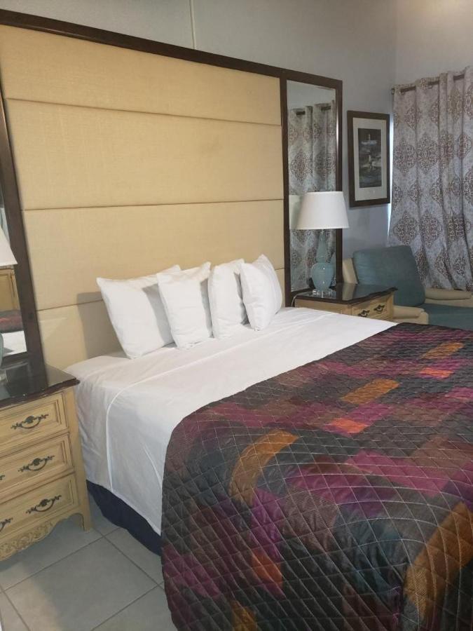 Georges Royal Inn Frederiksted Dış mekan fotoğraf